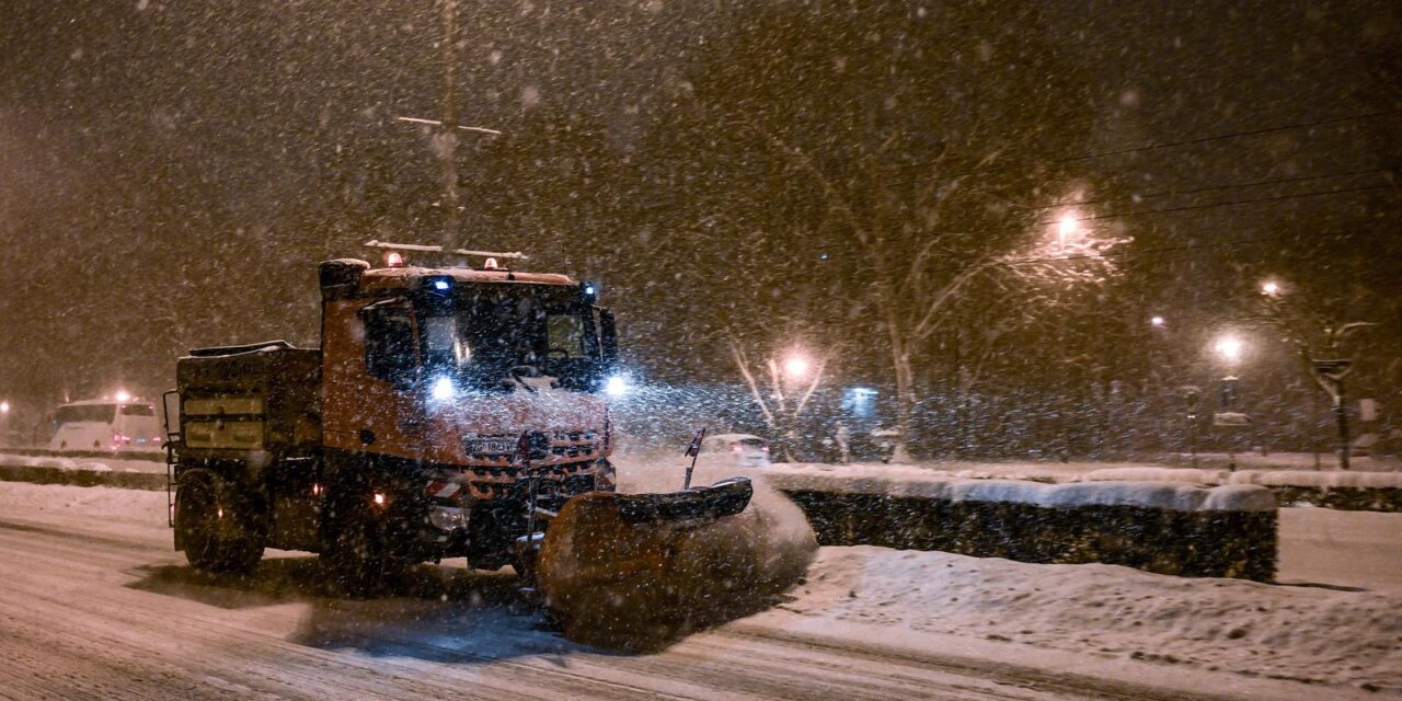 Zagreb: Snijeg pada bez prestanka od jutros