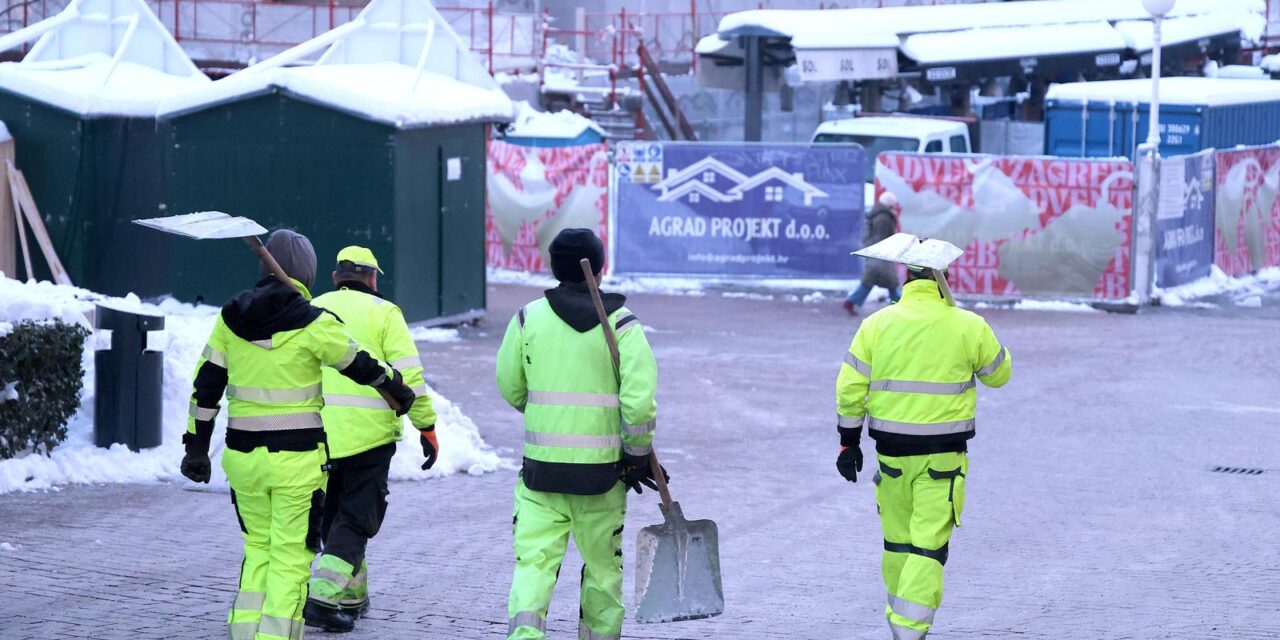 Zagreb: Nastavlja se uklanjanje snijega iz centra grada