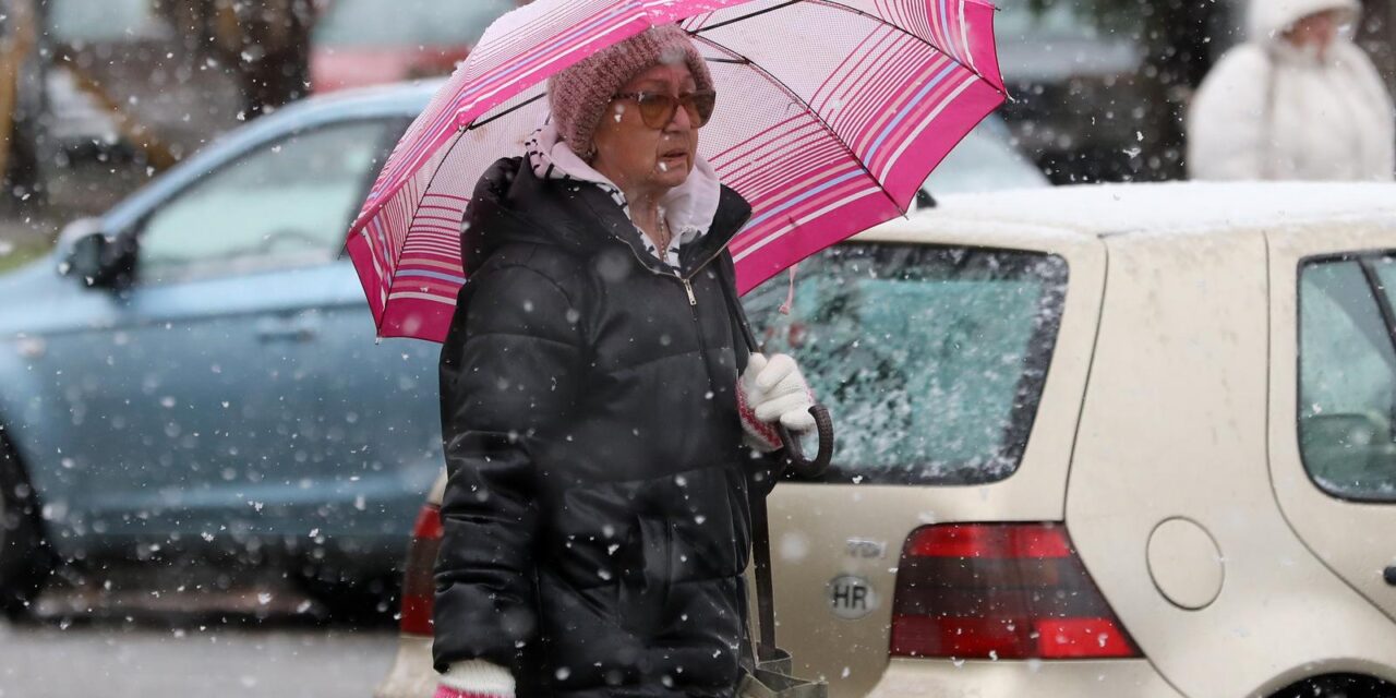 Građane Zagreba u jutarnjim satima iznenadila je susnježica i snijeg