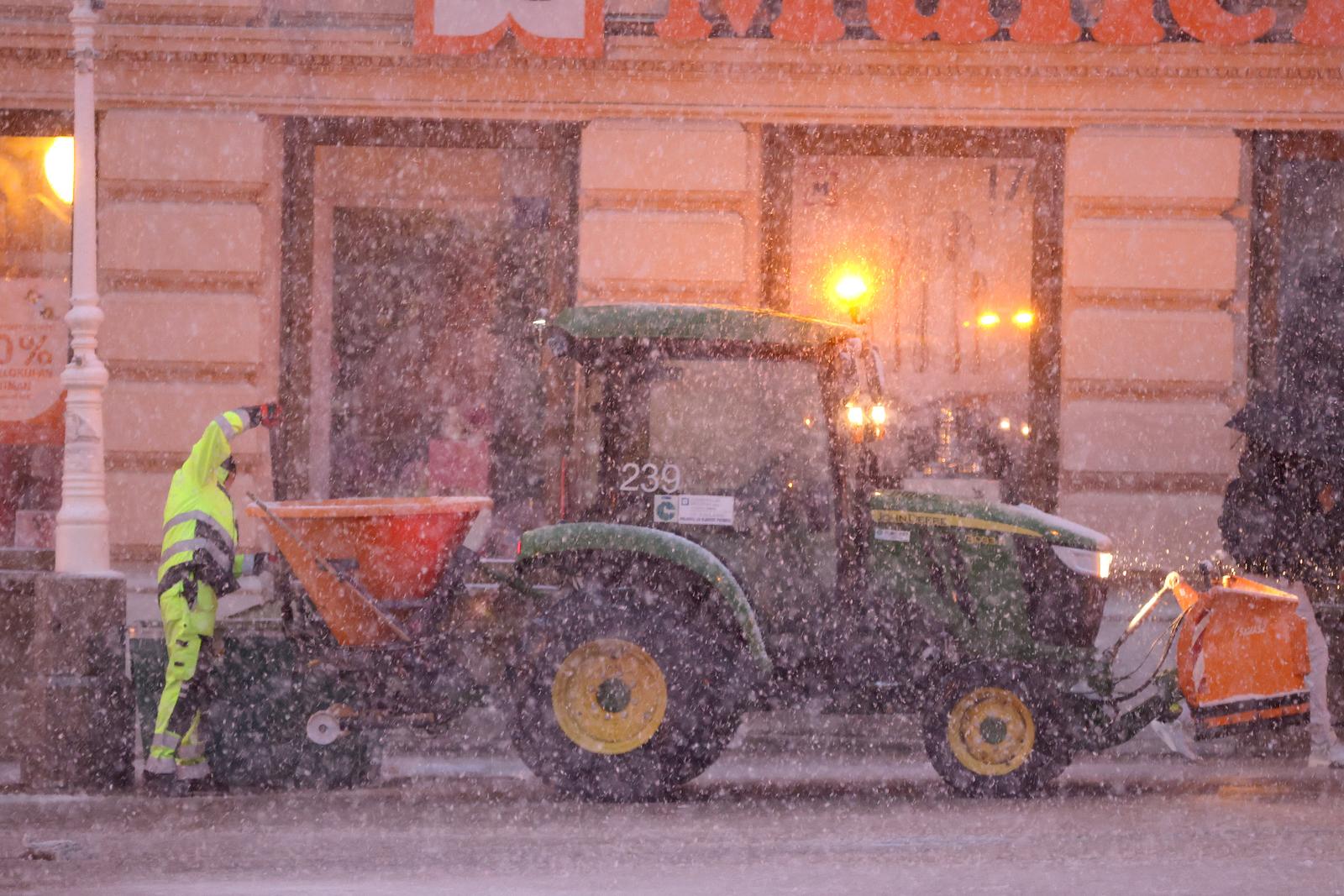 Zagreb: Zimska služba od jutra čisti grad