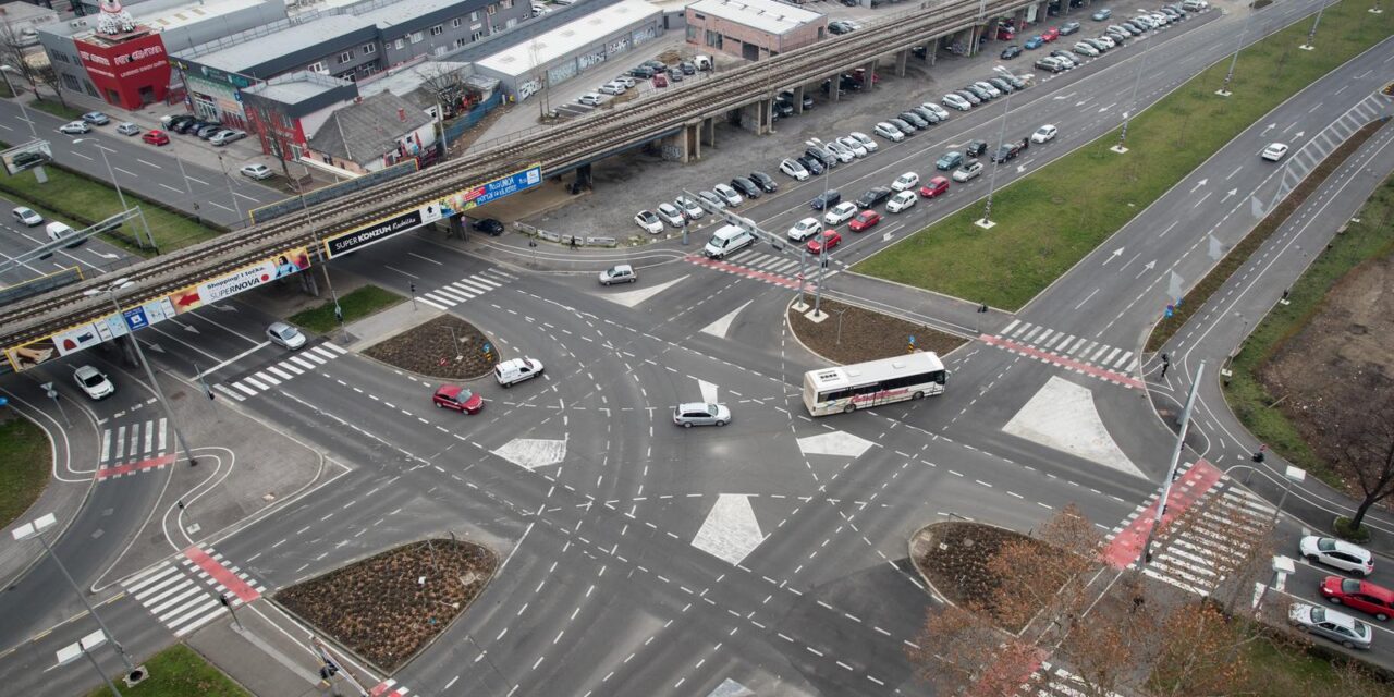 Panorama grada s terase nebodera u Heinzelovoj