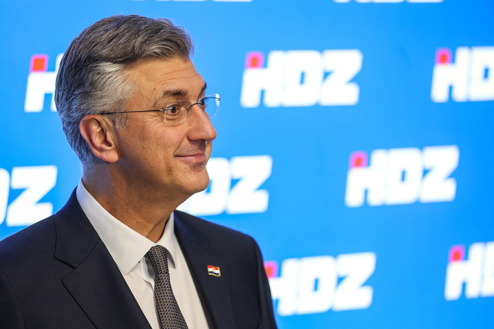 Zagreb: Predsjednik Vlade Andrej Plenković nakon sjednice dao je izjavu okupljenim medijima