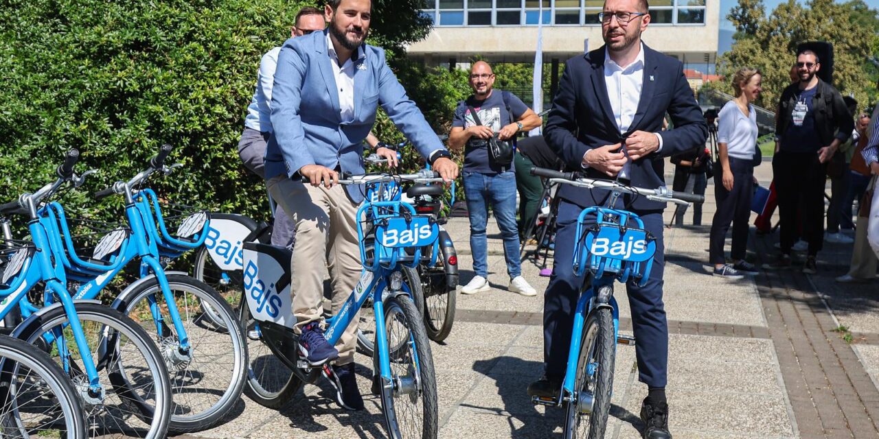 Zagreb: Tomislav Tomašević sa zamjenicima predstavio novu uslugu održivog javnog prijevoza – Bajs