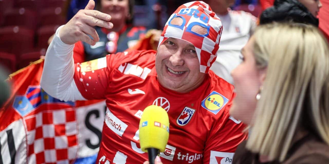 Malmo: Navijači na tribinama prije utakmice Hrvatske protiv Slovenije u drugom krugu EHF Europskog prvenstva