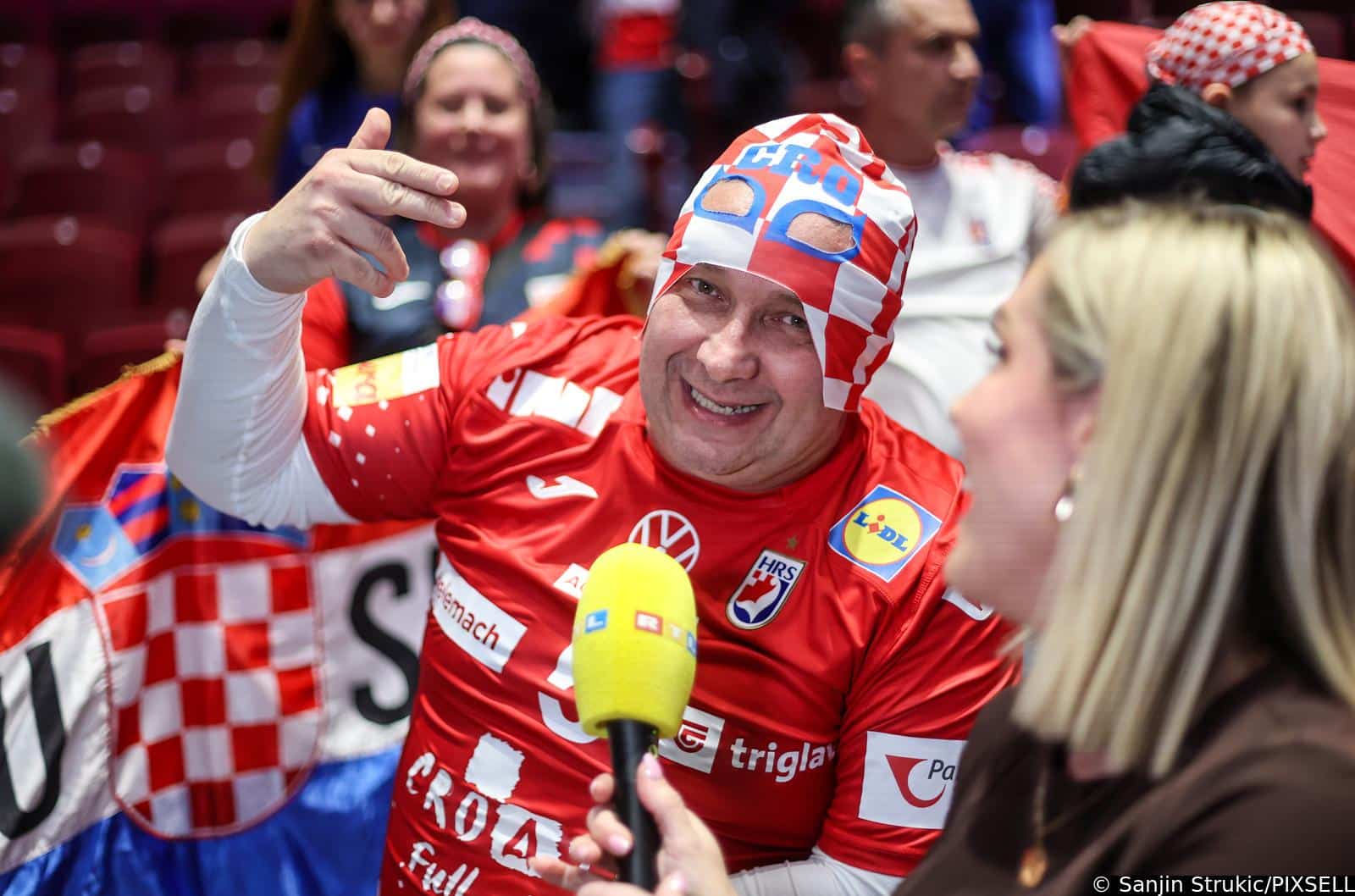 Malmo: Navijači na tribinama prije utakmice Hrvatske protiv Slovenije u drugom krugu EHF Europskog prvenstva