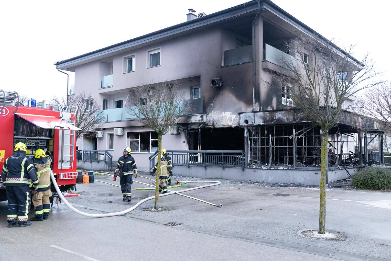 Zagreb: U požaru izgorila pizzerija Doomsday