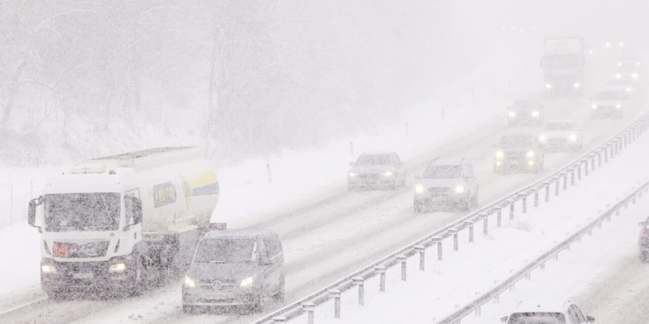 Sloveniju je prekrio snijeg