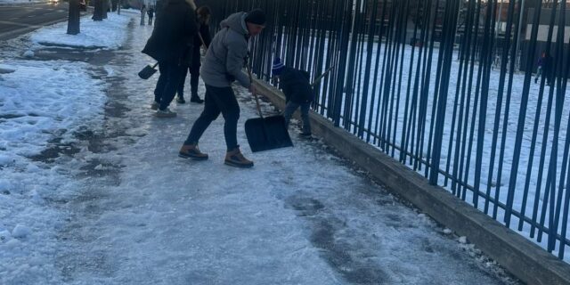 Rudeš led čišćenje škola