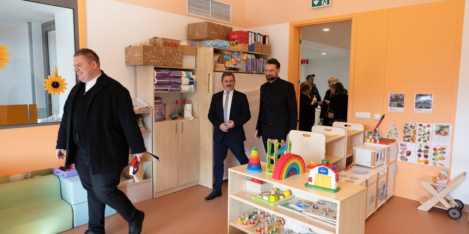 155c467b-76cc-44d3-b89b-a22326905466