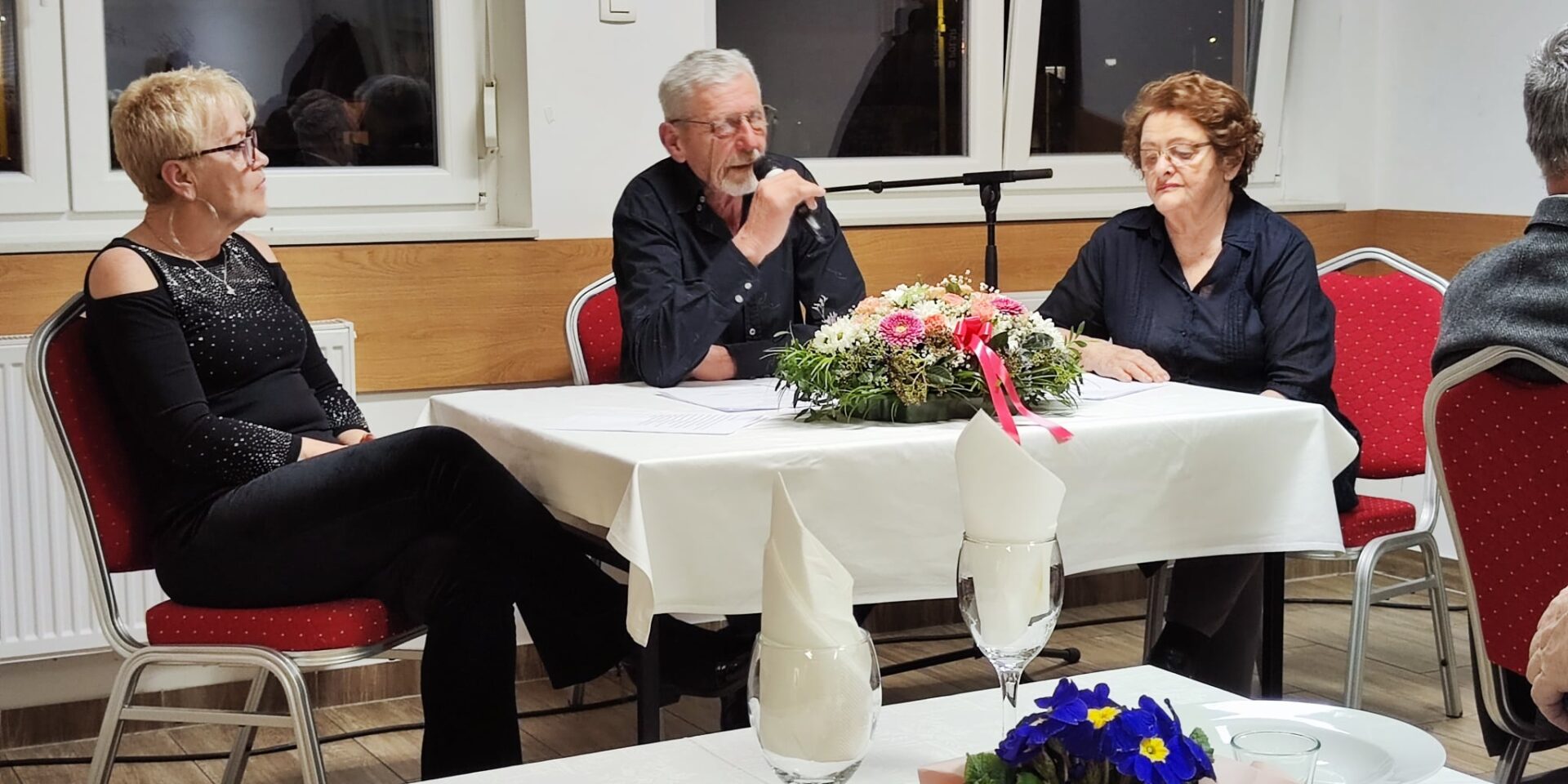 199f74e5-2d83-4cda-810d-829336d51d0b