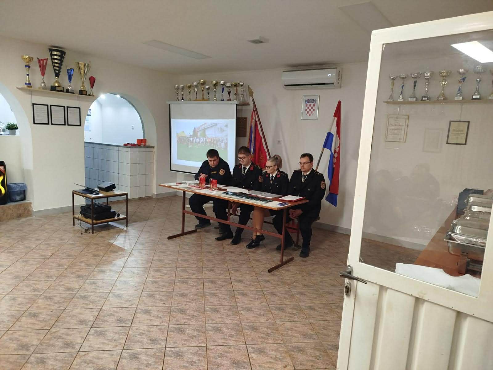 76f37fbc-ba79-4266-b56b-96796cef5c32