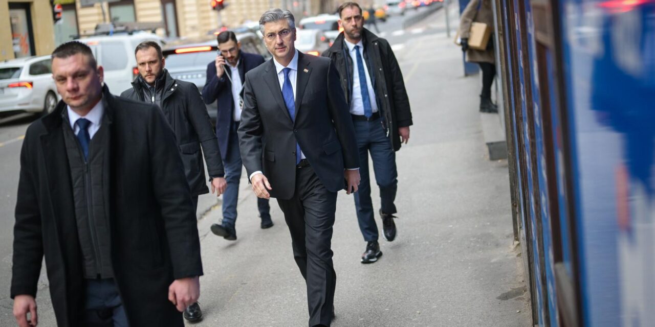 Zagreb: Dolazak članova HDZ-a na sjednicu Predsjedništva stranke