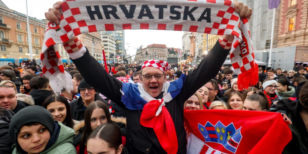 Zagreb: Počelo okupljanje građana za svečani doček rukometnih reprezentativaca nakon osvojene bronce na Europskom prvenstvu
