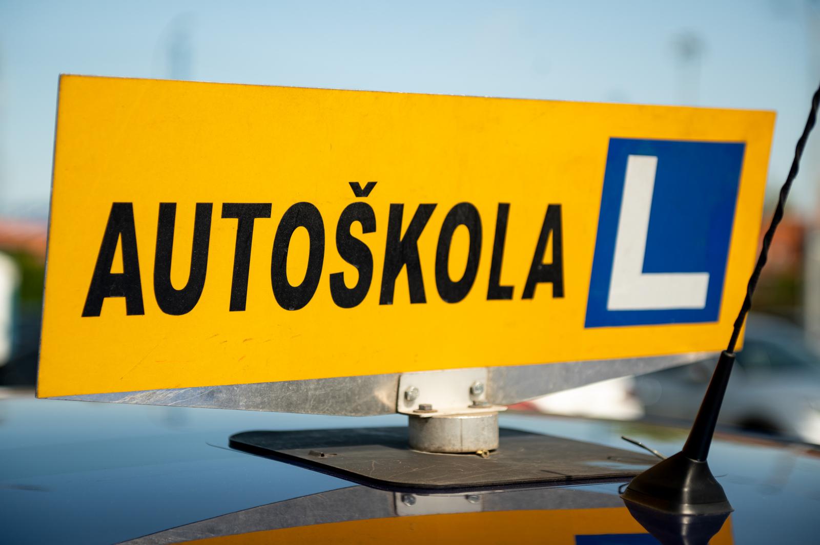 Zagreb: Instruktori autoškole prosvjedovali zbog preseljenja poligona