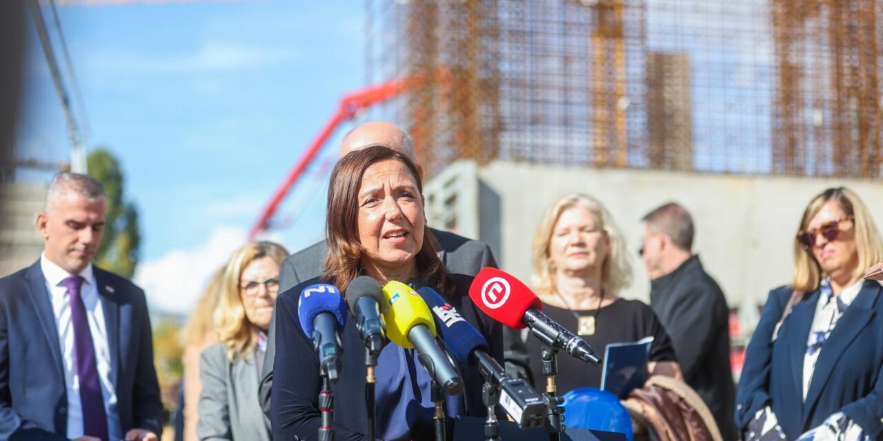 Ministrica Hrsti? i ministar Ba?i? i obi�li radove na KBC-u Zagreb