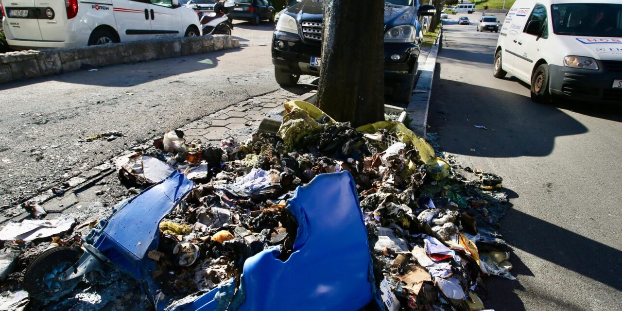 Kaštela: Policija privela 19-godišnjaka zbog sumnje za paljenje 15 kontejnera