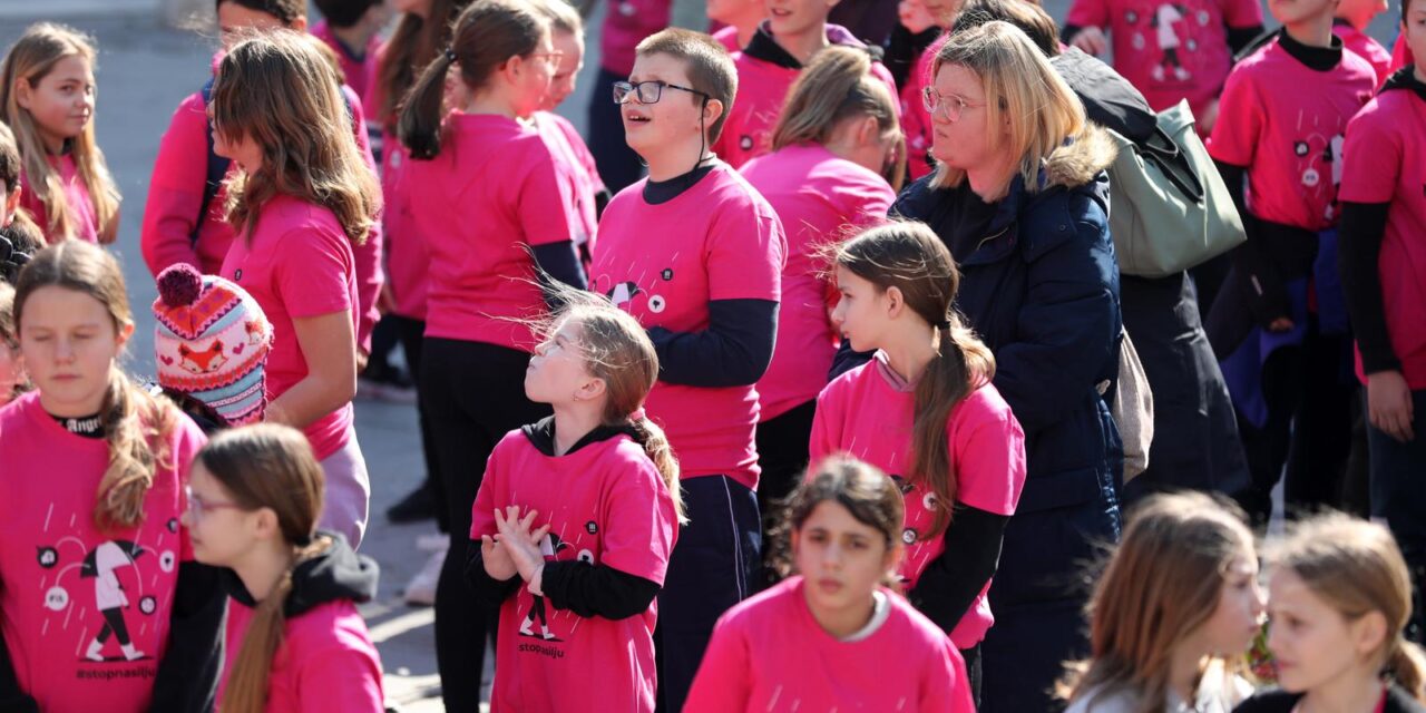 Pula: Obilježen Dan ružičastih majica