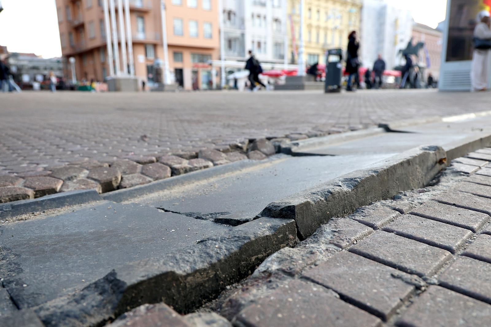 Zagreb: Jako oštećene ploče na Trgu bana Jelačića