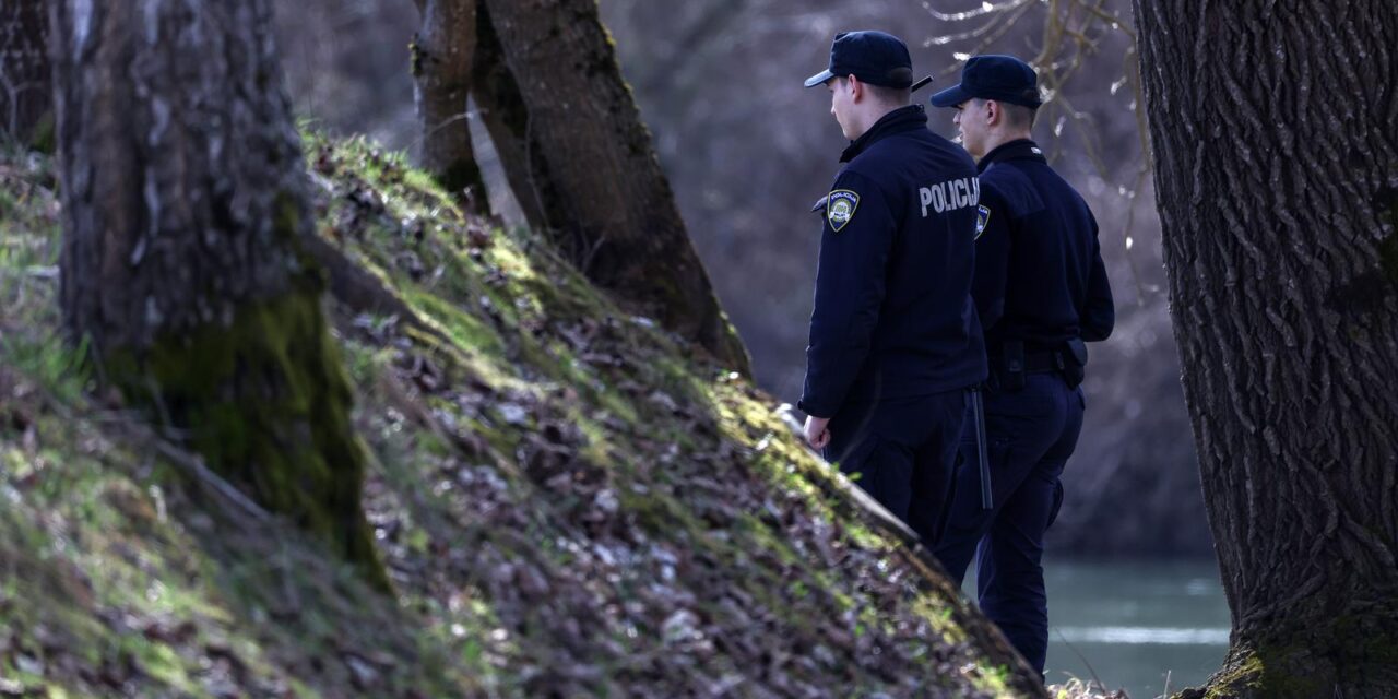 Hrvatska Kostajnica: Pri prevrtanju čamca u Rijeci Uni jedna je osoba poginula