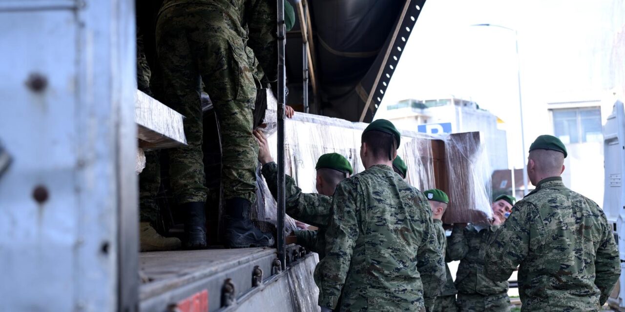 Zagreb: Vojska iz Vjesnika odvozi namještaj, u tijeku su pripreme za rušenje zgrade