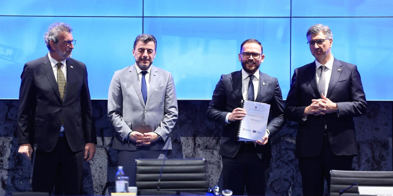 Zagreb: Svečana dodjela ugovora za izgradnju, rekonstrukciju i opremanje osnovnih škola