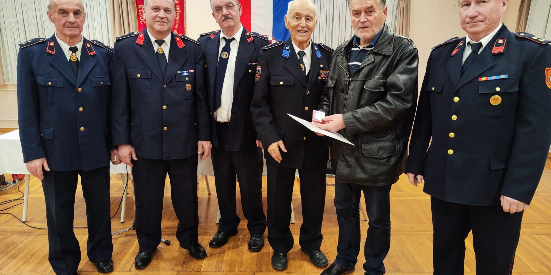 d3cef43c-ad46-4fc0-a092-620486676df2