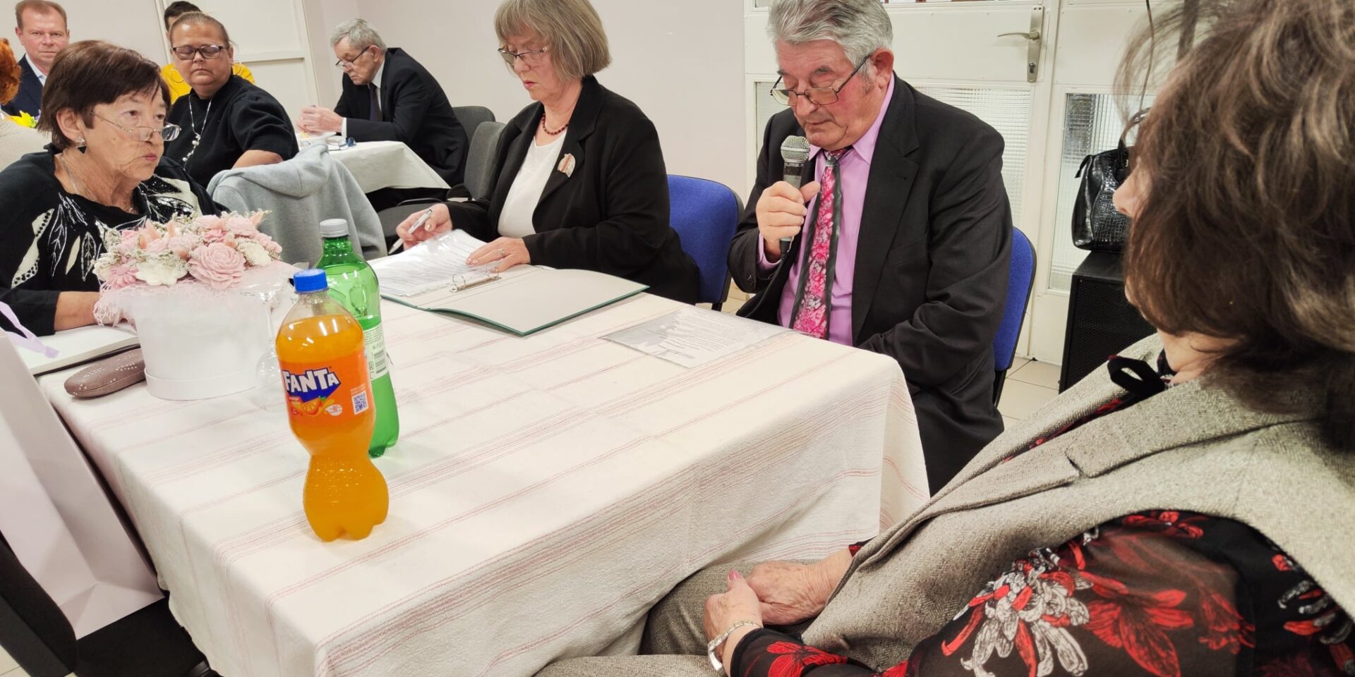 0a7201ad-4049-4eed-81f5-6549aa2d36d9