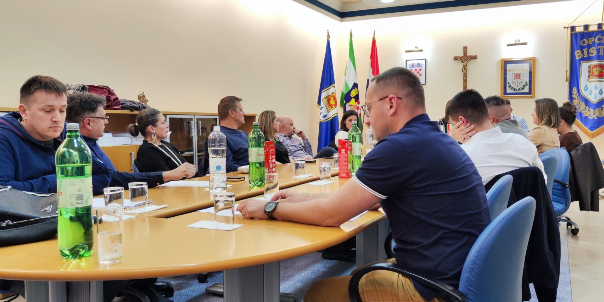 3d3269c6-6a49-438b-afff-03a08ea1d246