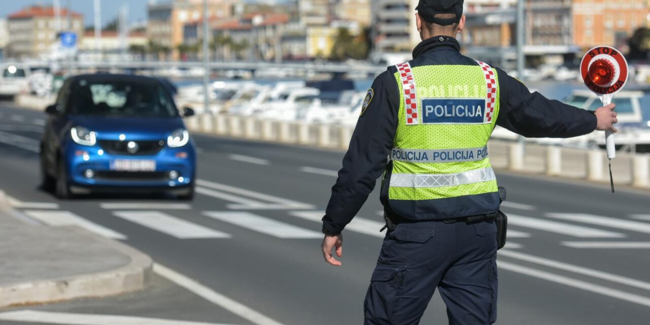 policija palica kontrola prometa