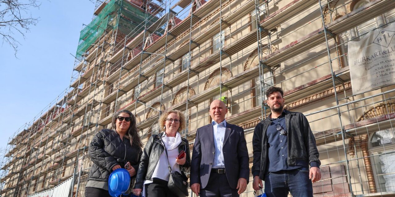 Zagreb: Branko Bačić obišao je gradilište cjelovite obnove zgrade u vlasništvu Republike Hrvatske u Ulici Republike Austrije