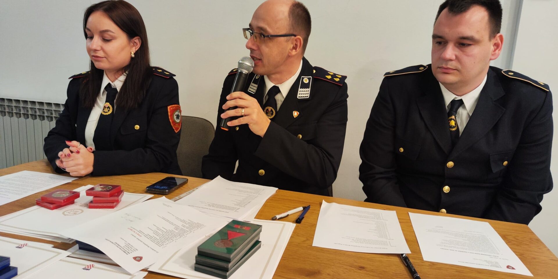 d686def2-b3ae-4806-88d9-754fb3feeeed