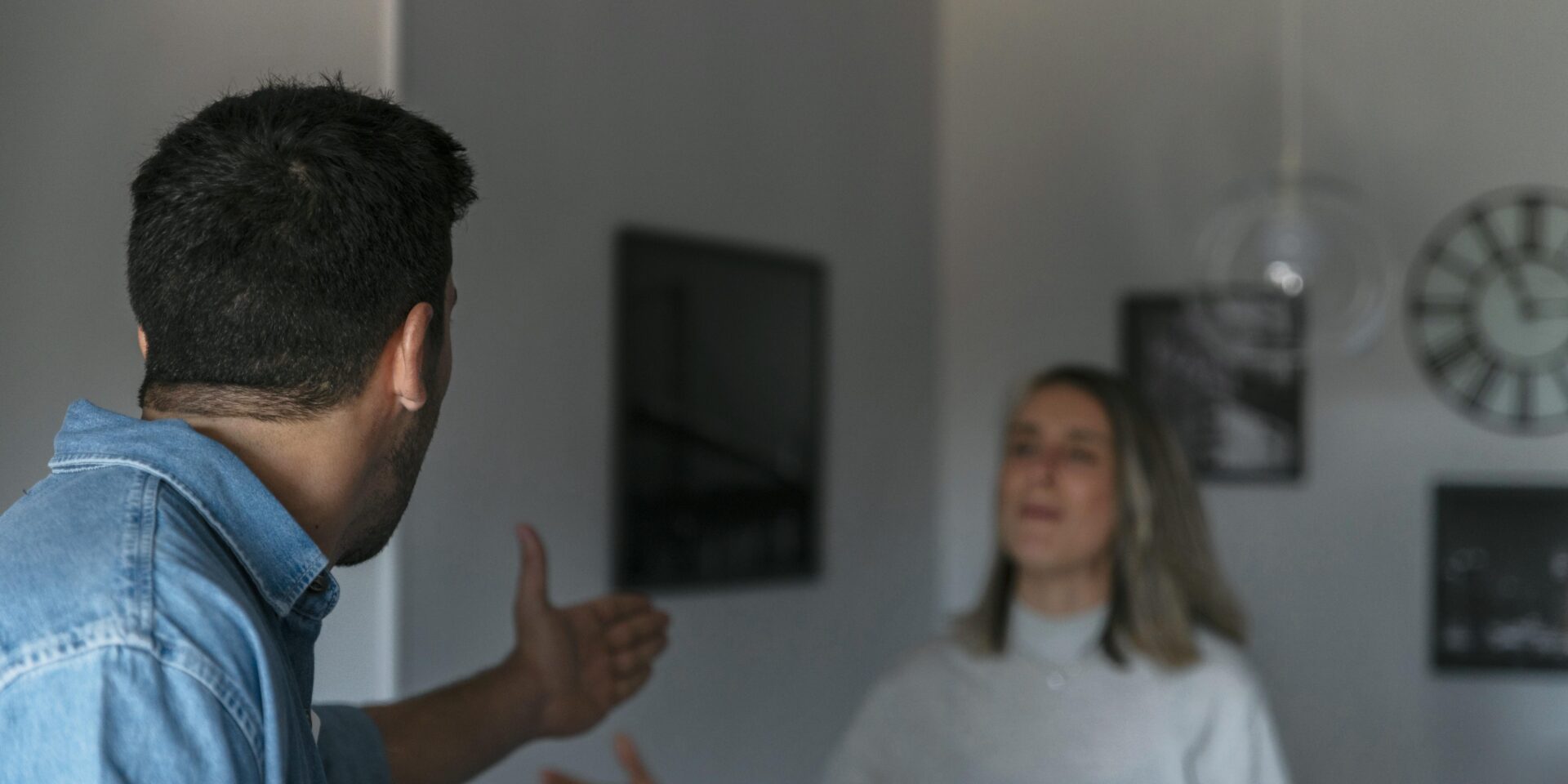 husband-wife-having-fight