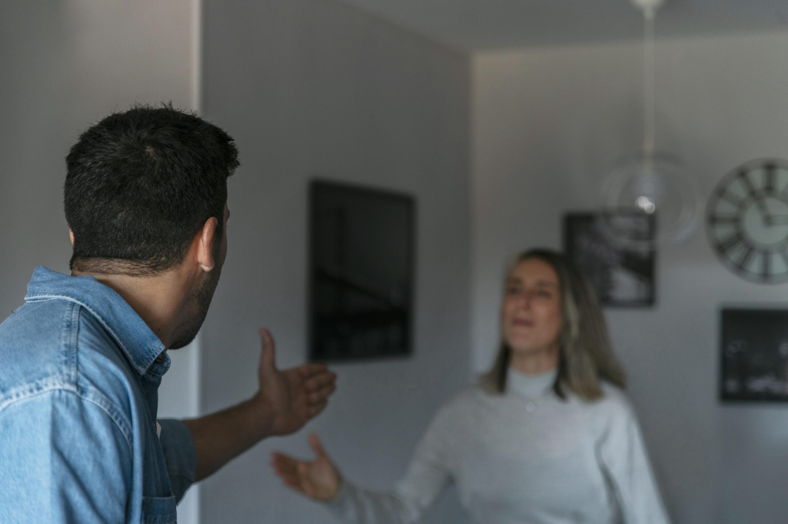 husband-wife-having-fight