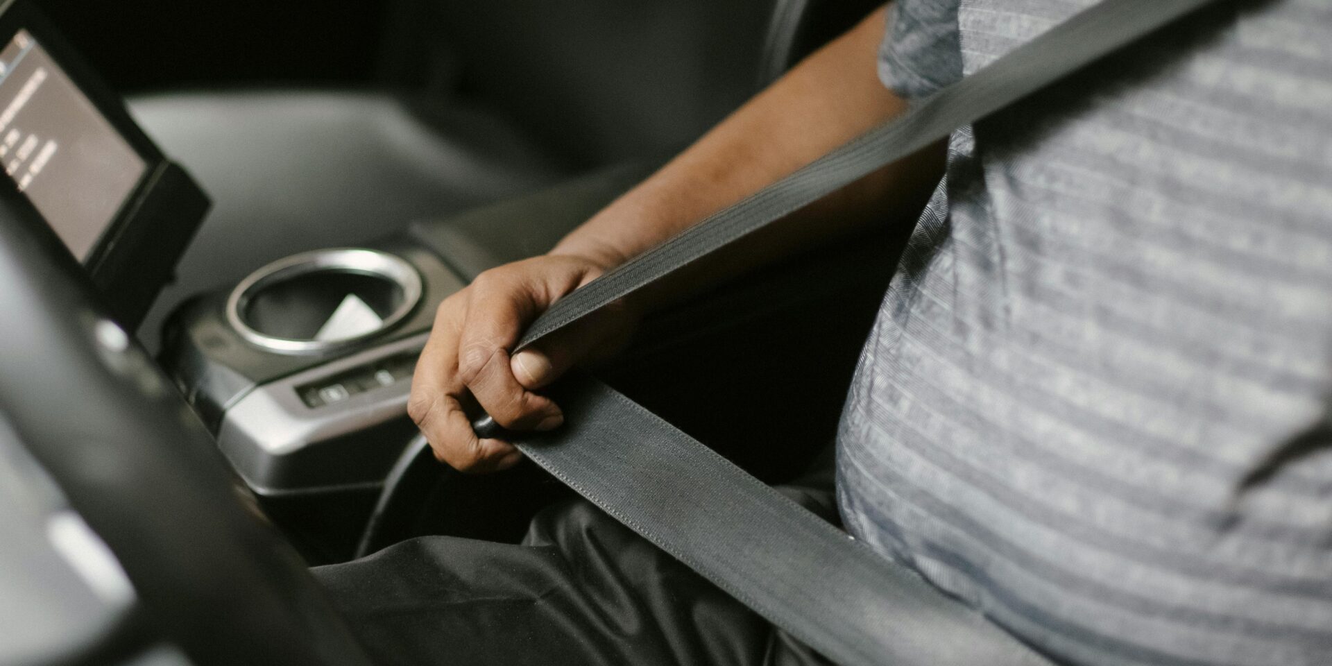 pexels-tim-samuel-5834960