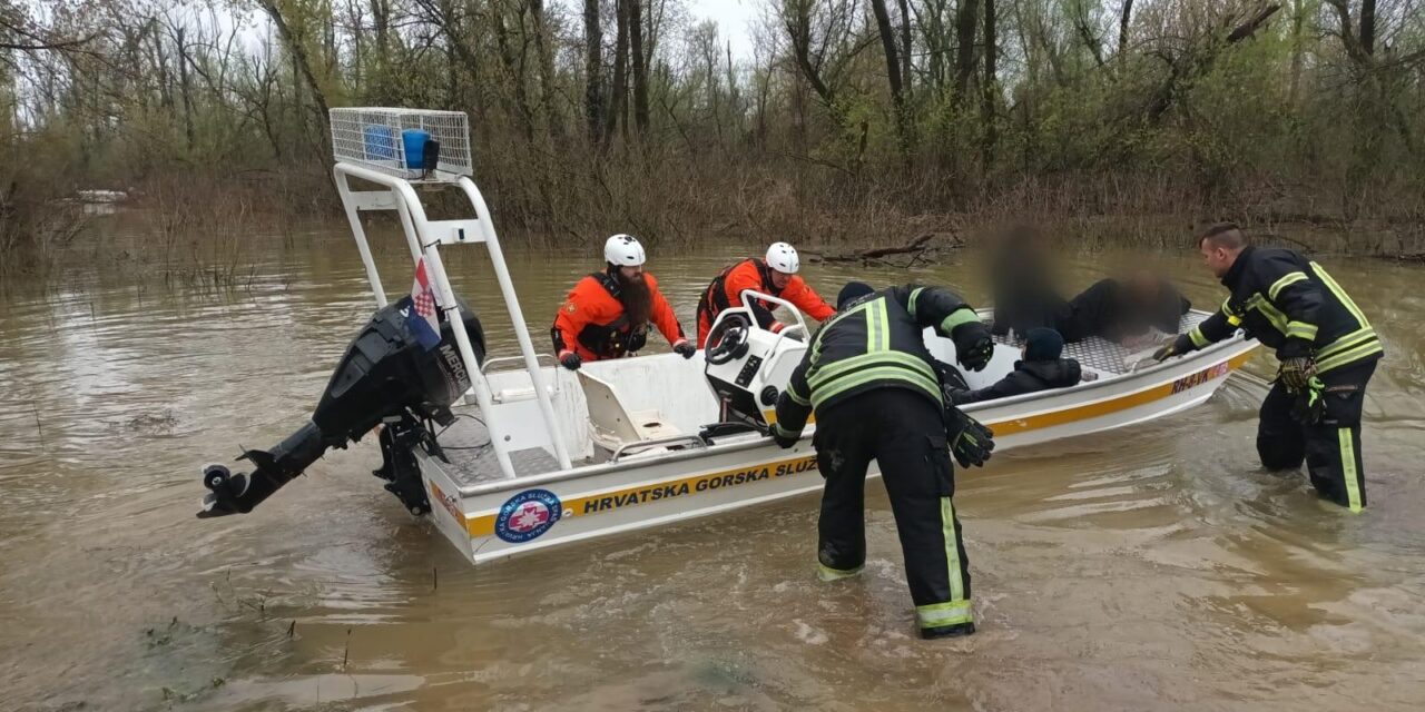 Babina Greda: Više ljudi završilo u Savi, traje velika akcija spašavanja