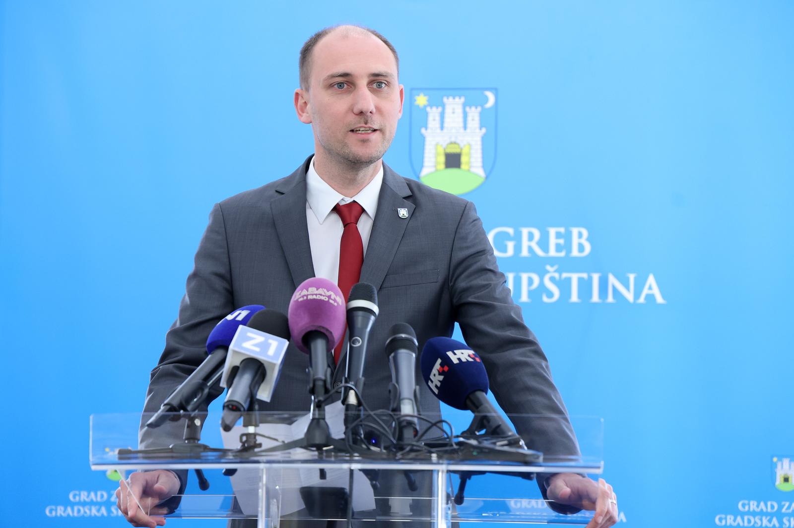 Zagreb: Tomislav Tomašević sa suradnicima održao redovnu konferenciju za medije