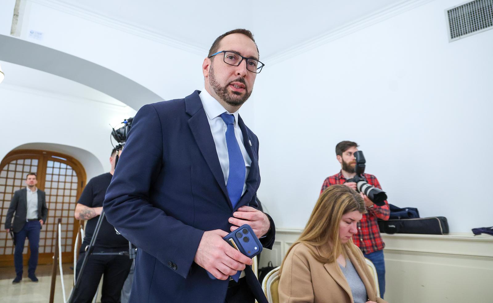 Zagreb: Tomislav Tomašević sa suradnicima održao redovnu konferenciju za medije