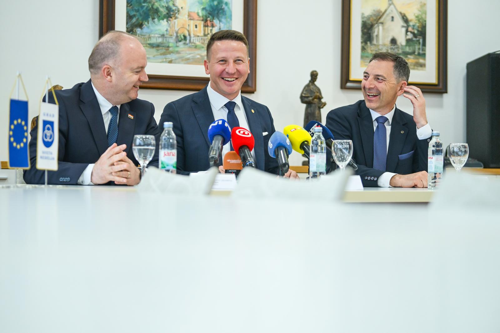 U Svetoj Nedelji predstavljene nove mjere “roditelj odgojitelj” i “plaćeni baka servis”