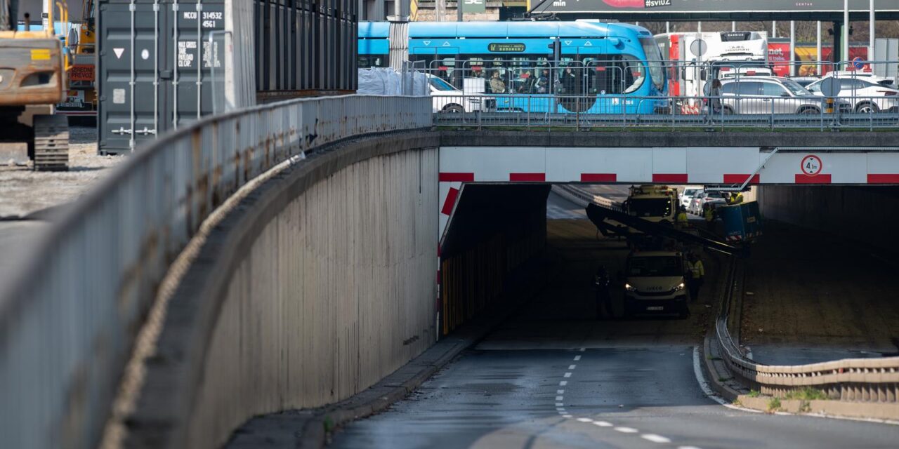 Zagreb: Nastavljeni radovi rušenja Vjesnika u Zagrebu