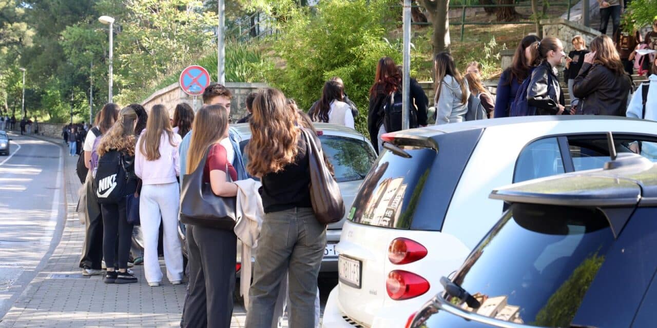 �ibenik: Na dojavu o minsko eksplozivnim sredstvima  u �kolama vr�i se sigurnosna evakuacija u?enika