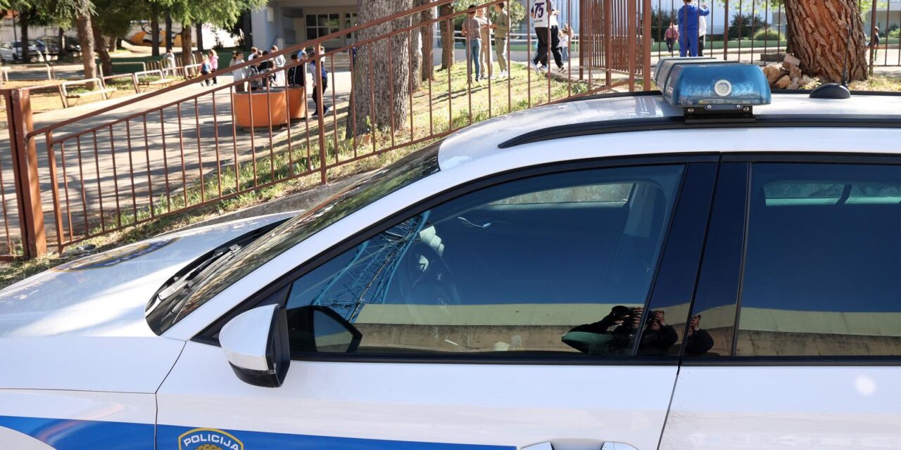 �ibenik: Na dojavu o minsko eksplozivnim sredstvima  u �kolama vr�i se sigurnosna evakuacija u?enika