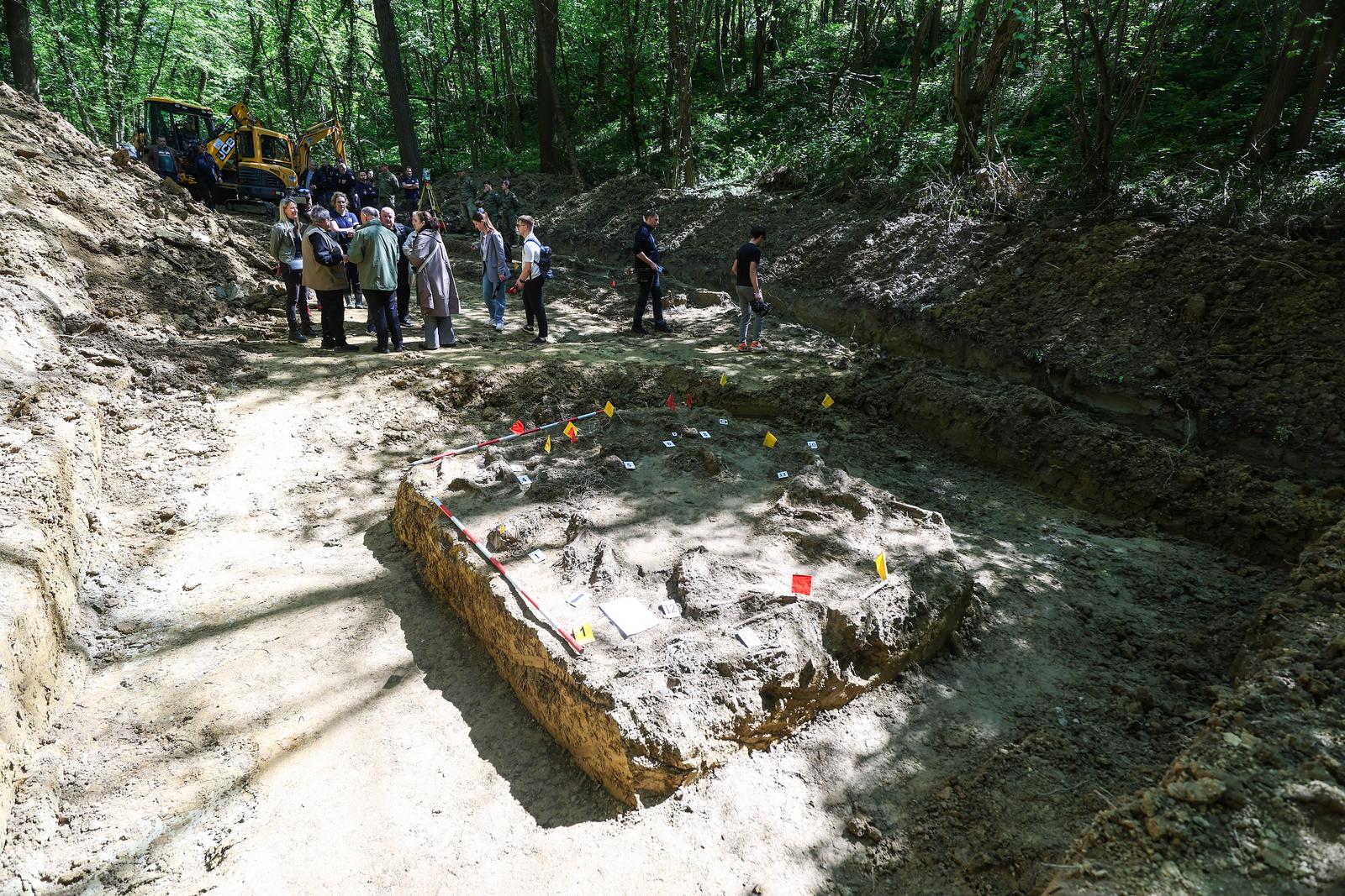 Ministar Medved posjetio je jednu od lokacija masovnih grobnica na podru?ju grada Zagreba