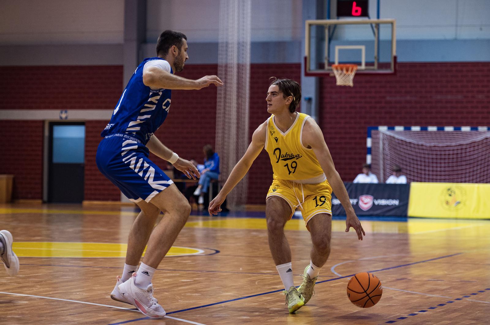 Zagreb:  Utakmica 2. kola Premijer lige između KK Dubrava i KK Cibona