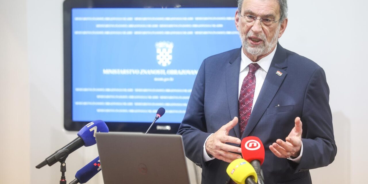 Zagreb: Predstavljene izmjene Pravilnika o pedago�koj dokumentaciji i evidenciji te javnim ispravama u �kolskim ustanovama