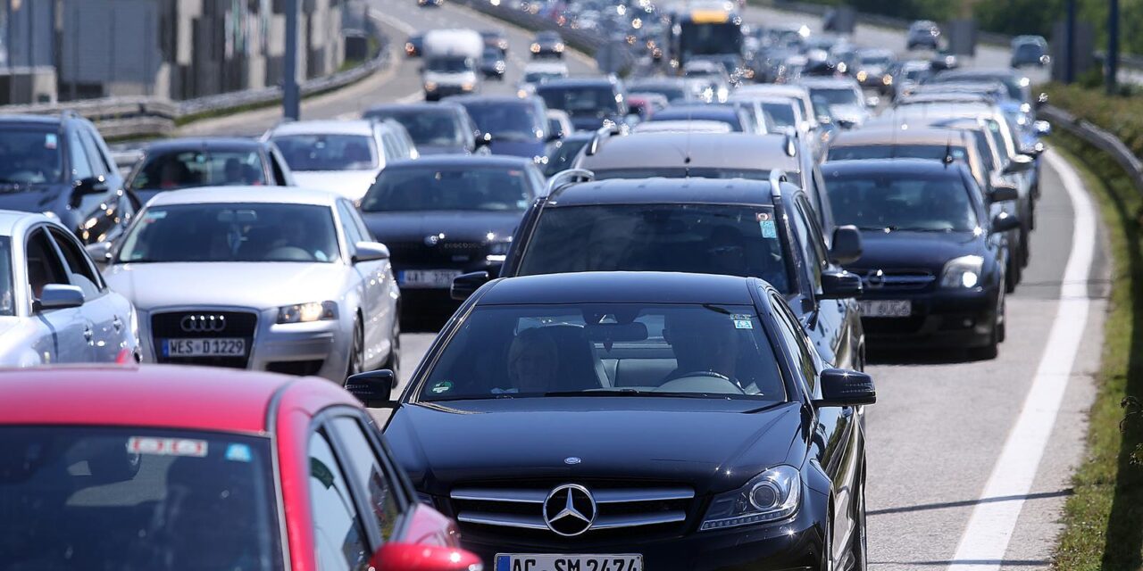 Zagreb: Kilometarske kolone na naplatnim ku?icama Lu?ko