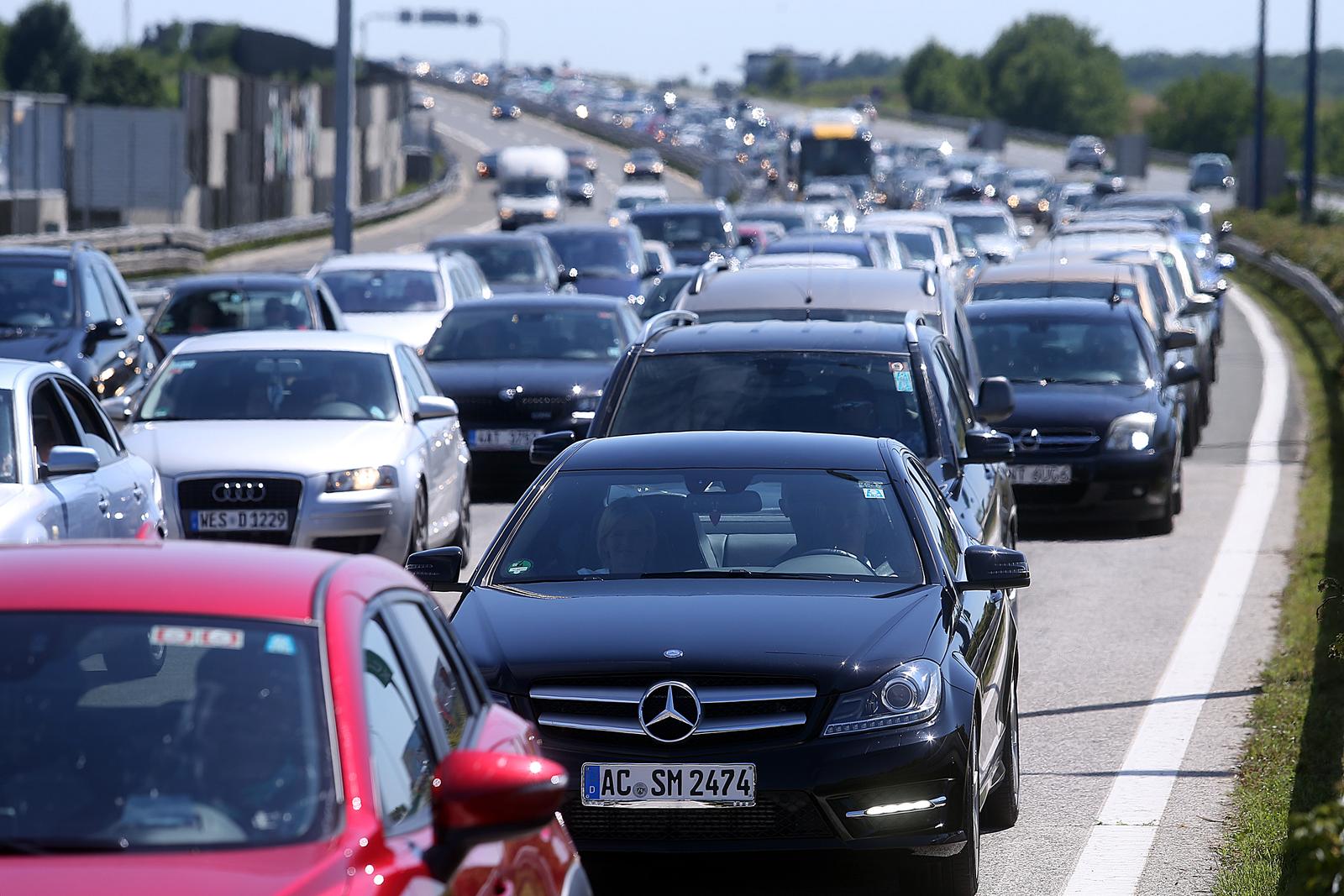 Zagreb: Kilometarske kolone na naplatnim ku?icama Lu?ko