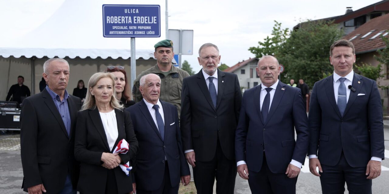 Sveta Nedelja: Svečano otkrivena ploča s nazivom Ulica Roberta Erdelje, poginulog hrvatskog branitelja
