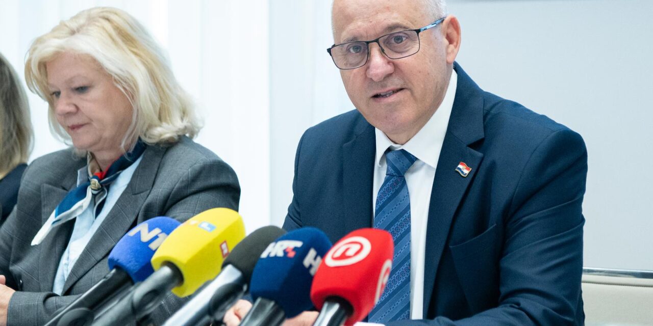 Zagreb: Konferencija za medije ministra Branka Bačića