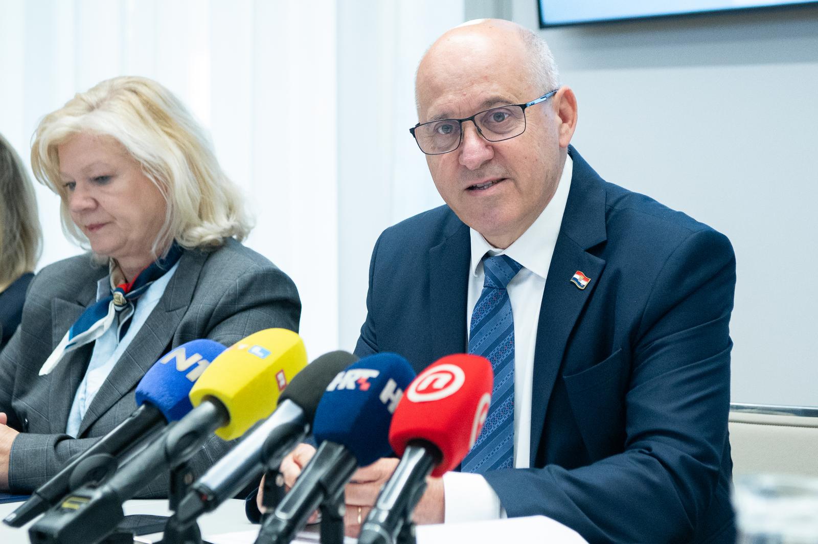 Zagreb: Konferencija za medije ministra Branka Bačića