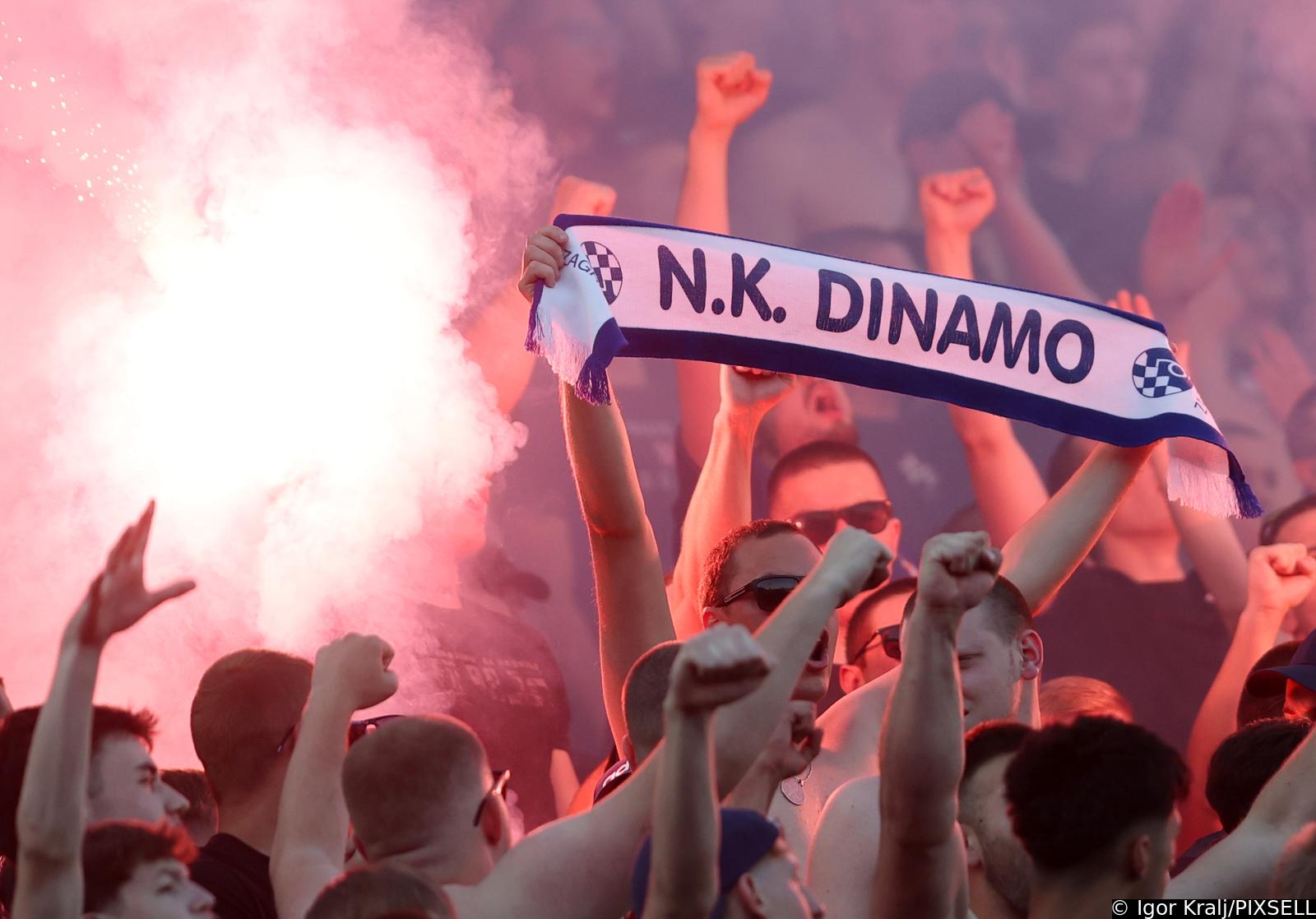 Zagreb: Navijači na utakmici Dinama i Lokomotive